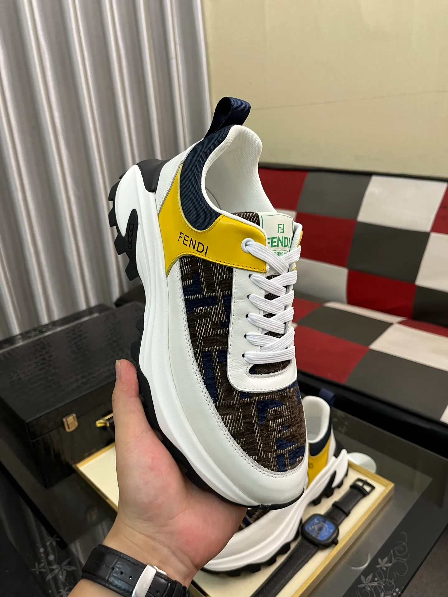Men's Men's Shoes💰458⌚️⌚️[FENDI] Fendi's classic and comfortable men's, this complex sneaker is made of soft calfskin➕genuine leather lining➕original ultra-light rubber material with rough outsole. This unique light style is suitable for the casual and refined sensibility of this season. It is comfortable and natural on the feet. It is an everyday style for casual travel in autumn and winter! 38−443️⃣colors available